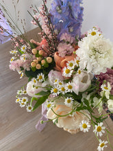 Load image into Gallery viewer, Country Garden Bouquet