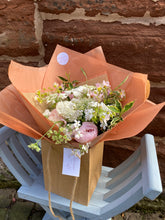 Load image into Gallery viewer, Florists Choice Bouquet