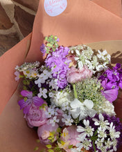 Load image into Gallery viewer, Florists Choice Bouquet